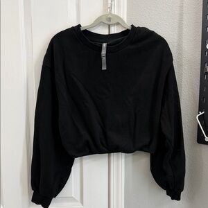 Vuori Cropped Crewneck Sweatshirt